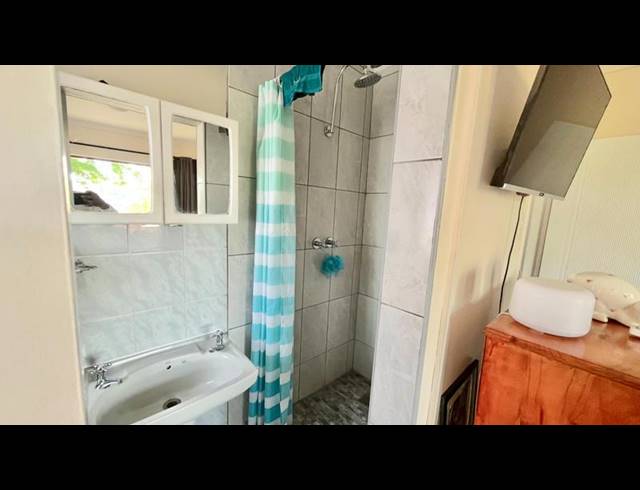 2 BEDROOM TOWNHOUSE FOR SALE IN BISLEY